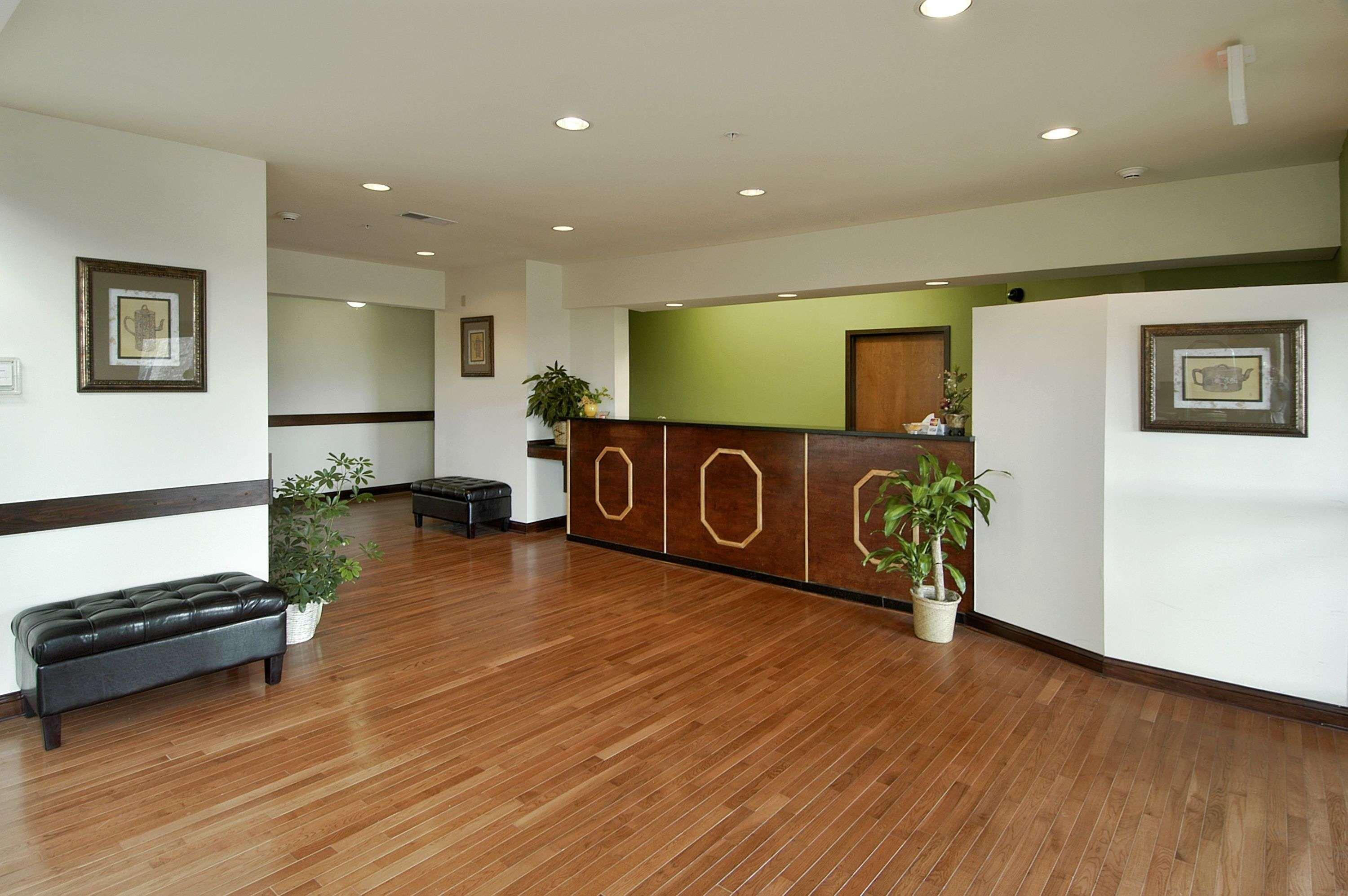 Super 8 By Wyndham Bowling Green North מראה פנימי תמונה